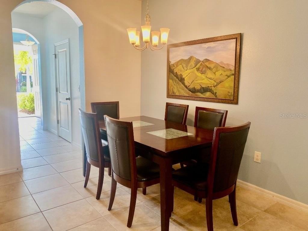 8618 Palmer Park Cir - Photo 3 of 14