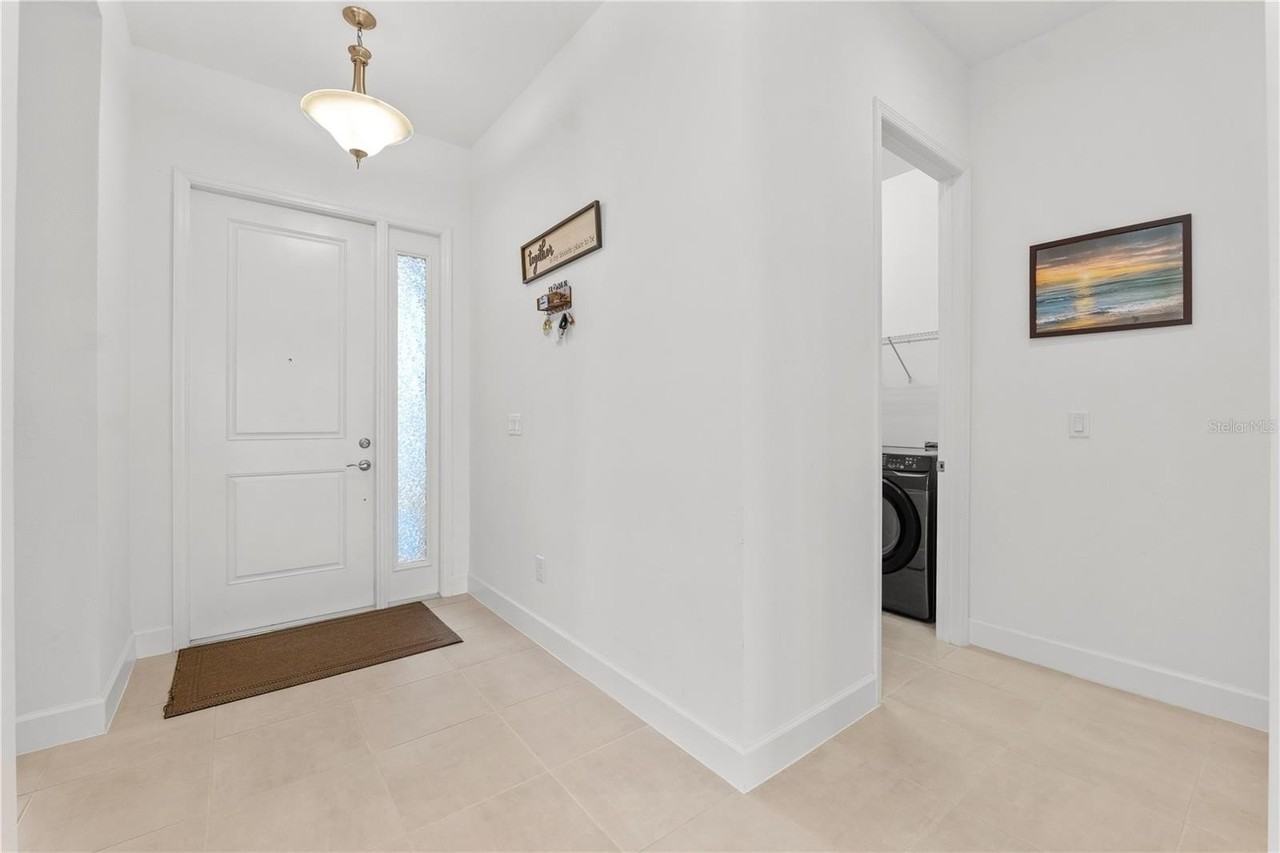 32558 Tree Of Life Ave - Photo 4 of 50