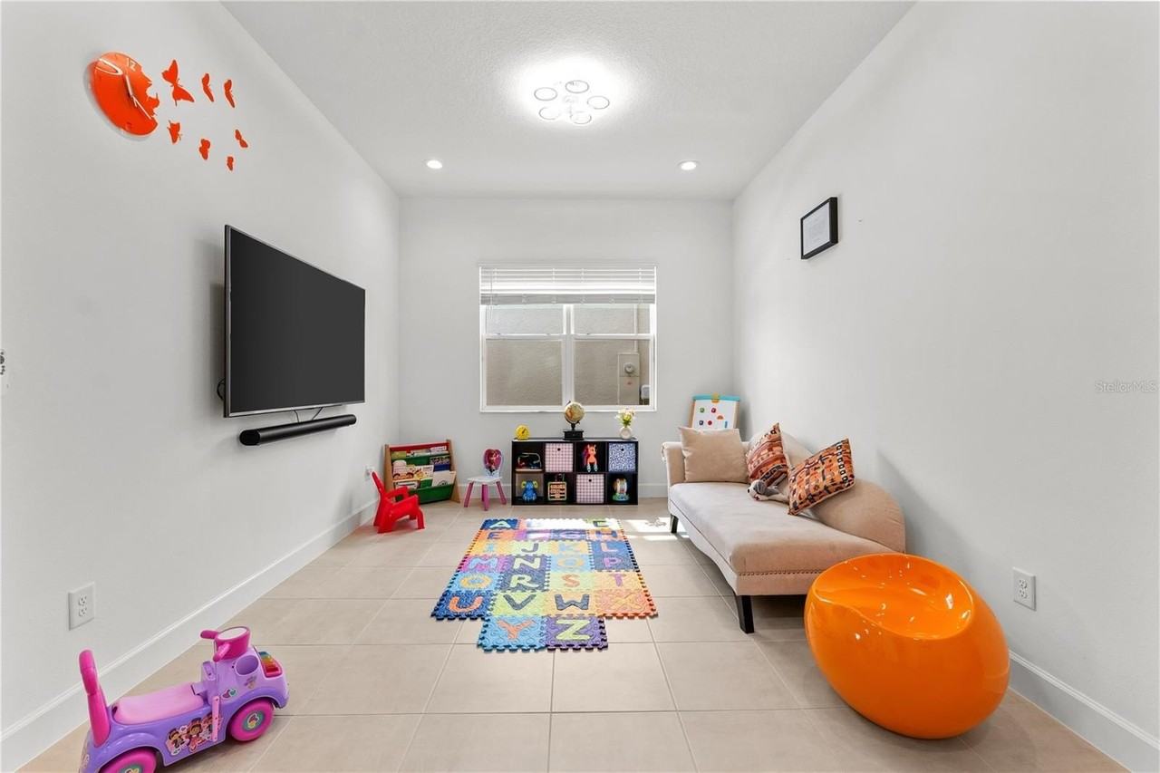 32558 Tree Of Life Ave - Photo 5 of 50