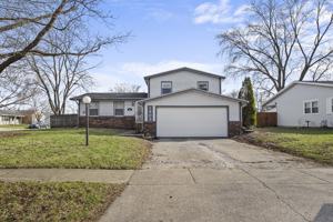 featured image of 1903 Sumac Dr #1