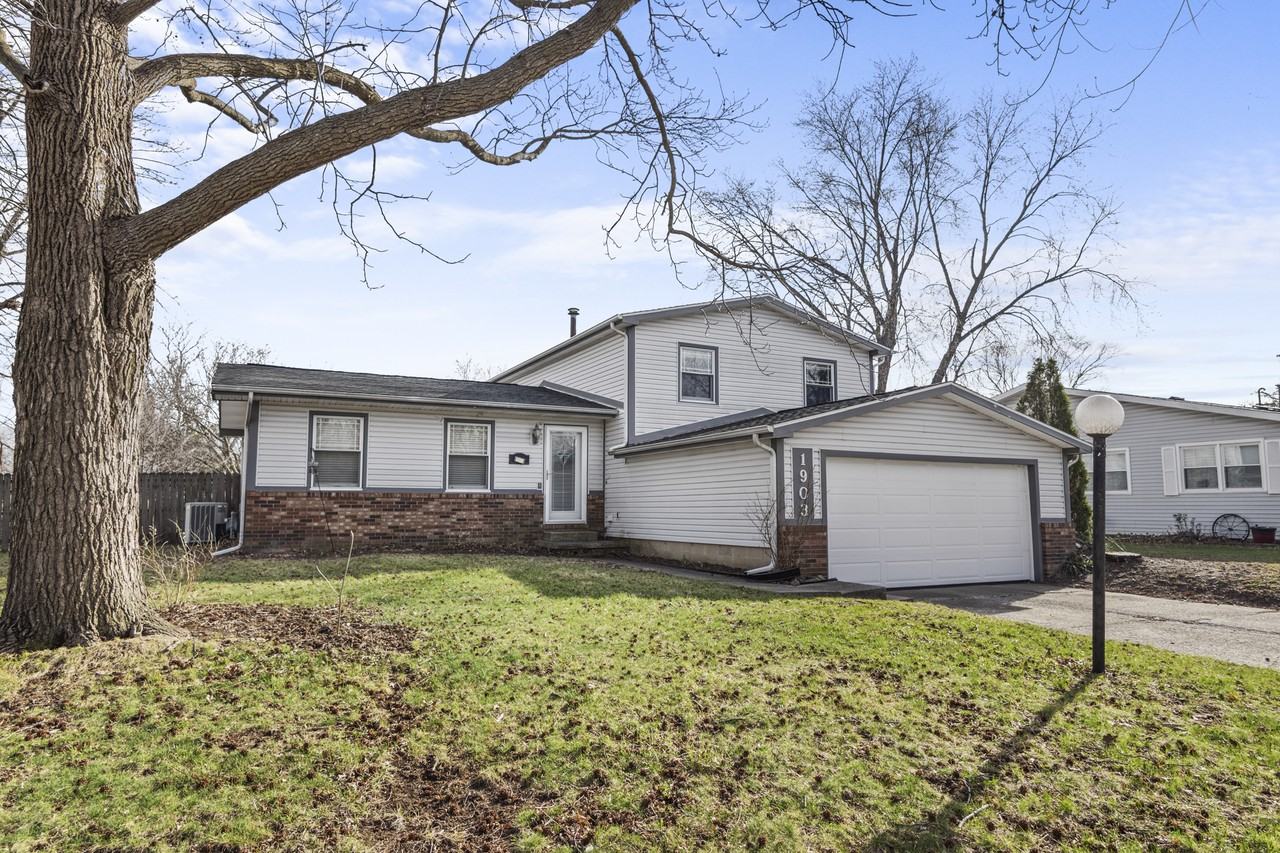 1903 Sumac Dr #1 - Photo 3 of 34