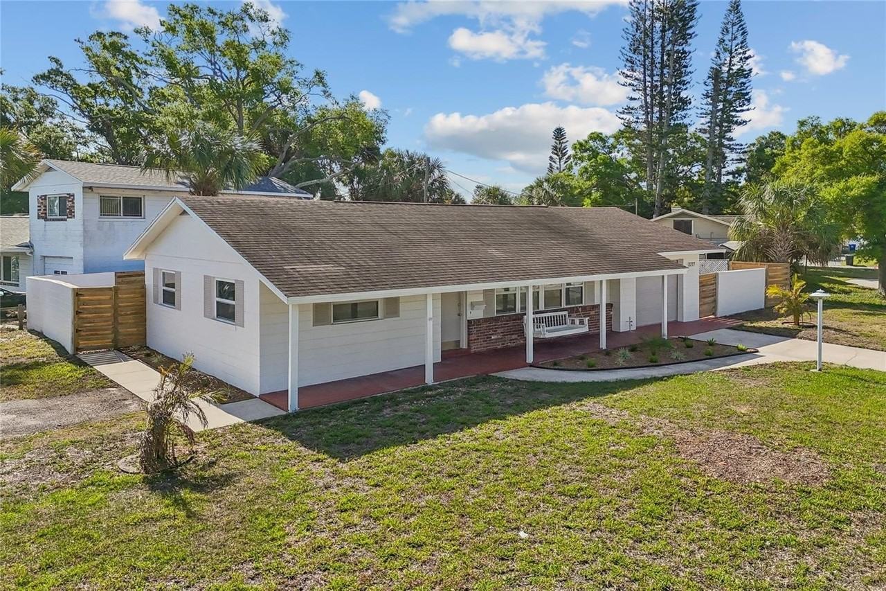 3777 67th St N - Photo 4 of 50