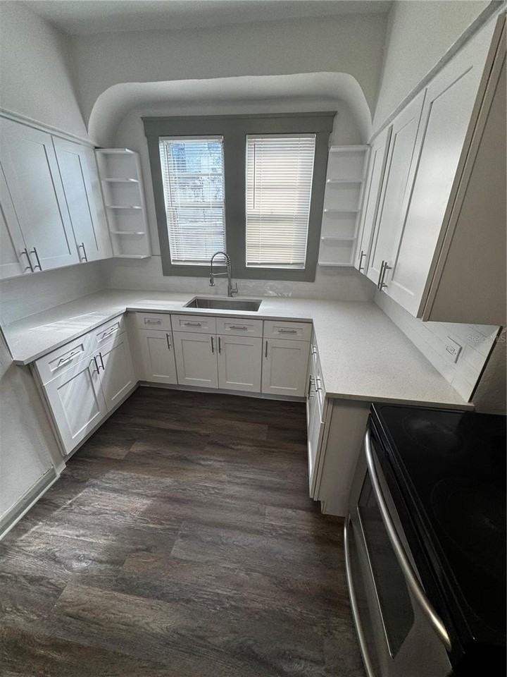 2307 W La Salle St - Photo 7 of 11