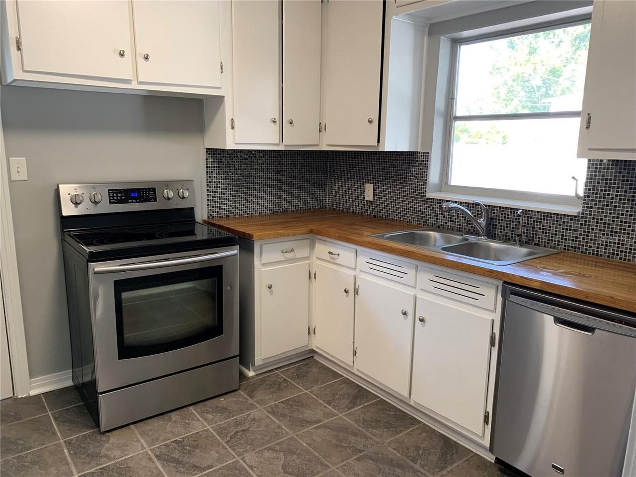 3516 W San Pedro St - Photo 4 of 36