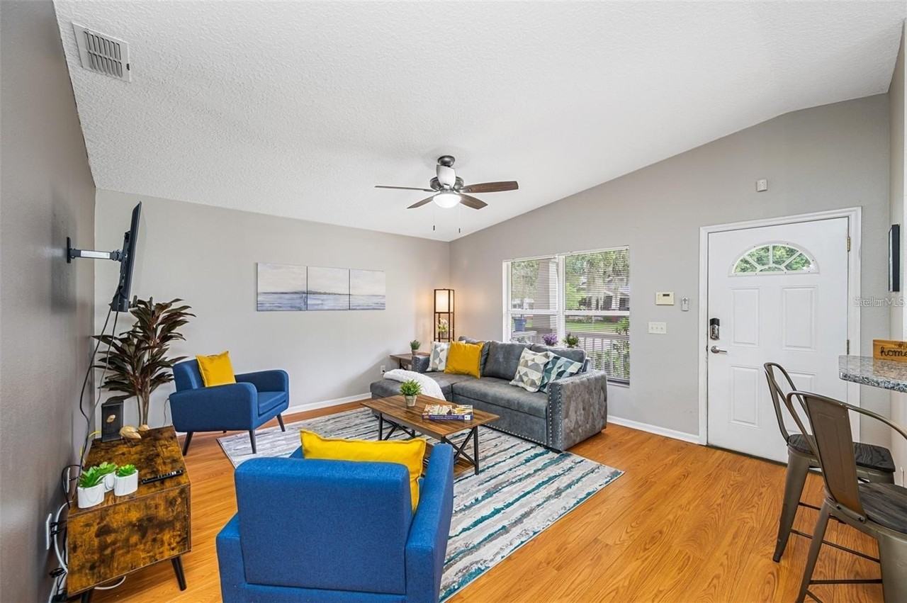 212 W South Ave - Photo 5 of 50