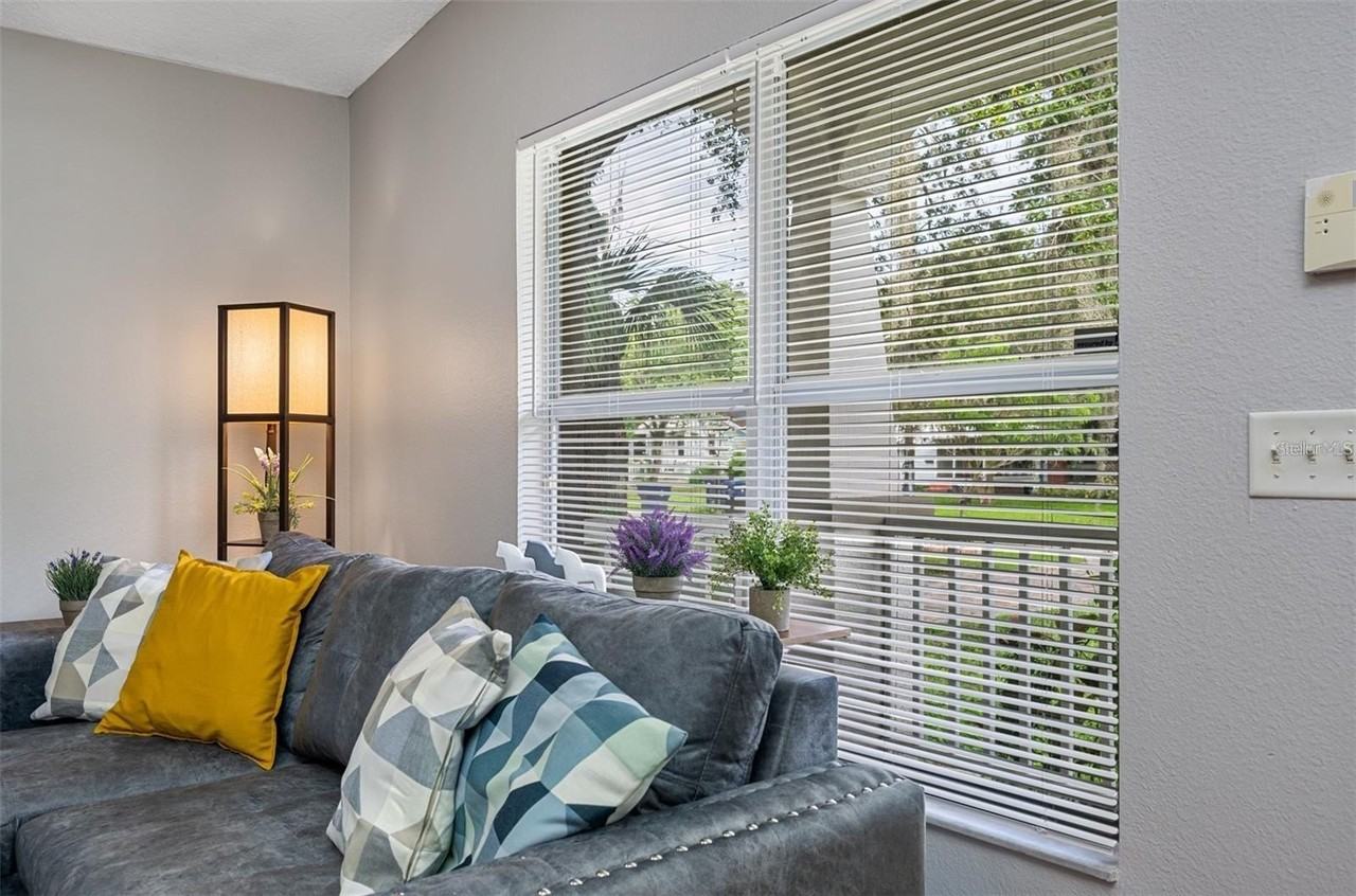 212 W South Ave - Photo 6 of 50