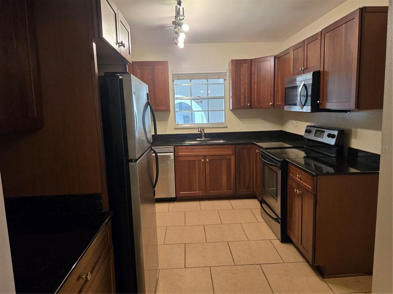 10350 Carrollwood Ln #188 - Photo 7 of 17