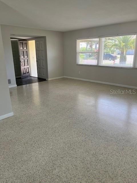 1910 Bayshore Dr - Photo 2 of 19