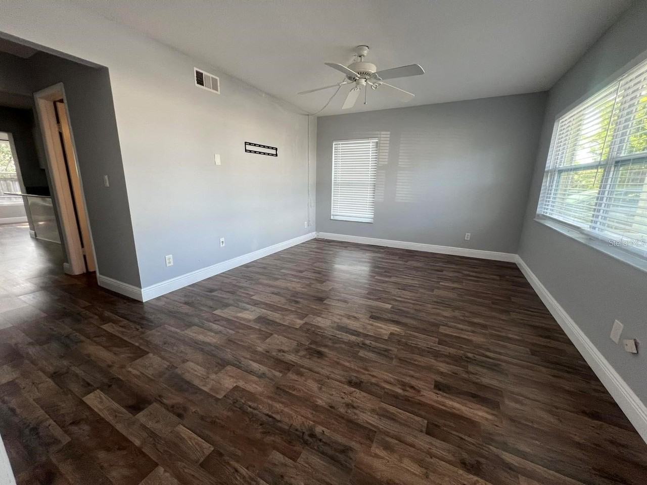 2072 Los Lomas Dr - Photo 7 of 22