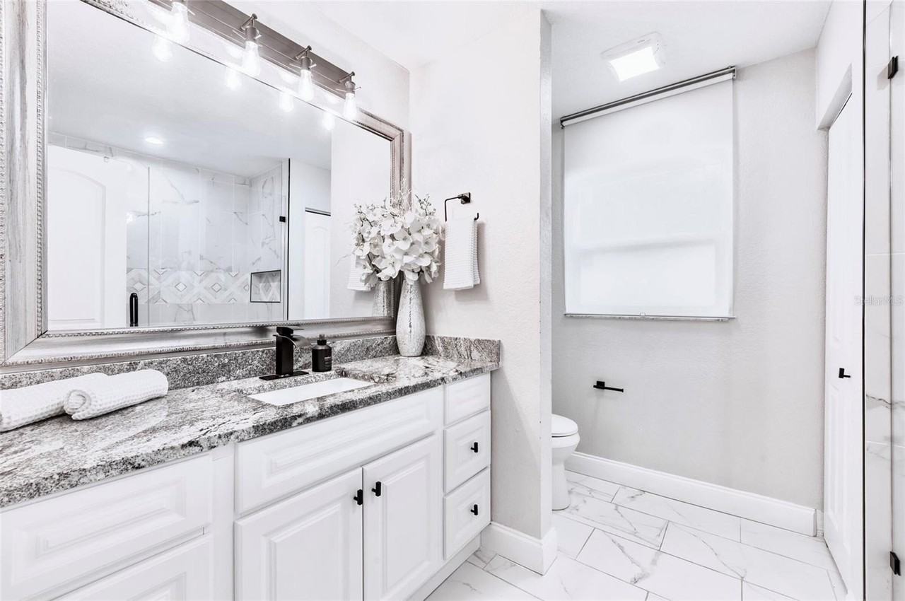 6220 Interbay Ave - Photo 7 of 9