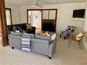 525 Bay St - Photo 4 of 24