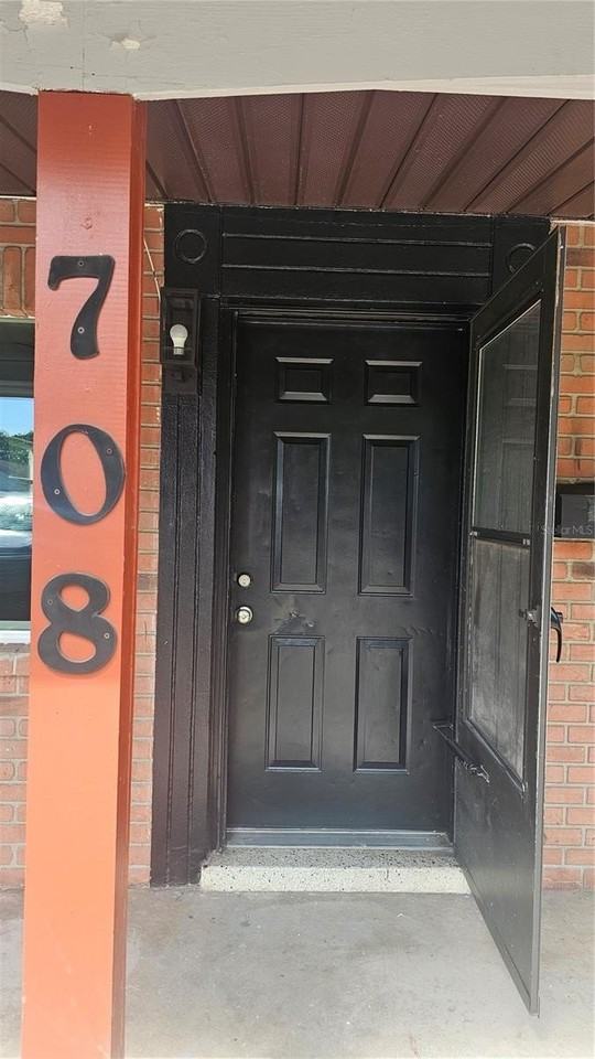 708 Pennsylvania Ave - Photo 2 of 10