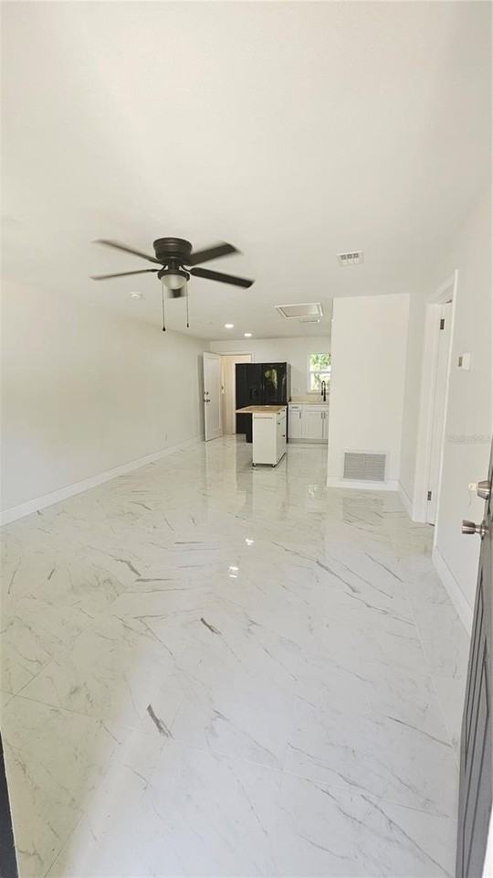 710 Pennsylvania Ave - Photo 2 of 10