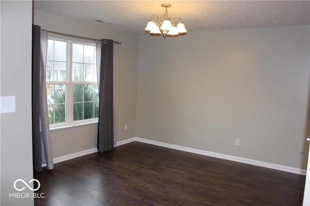 959 Retford Dr - Photo 5 of 27