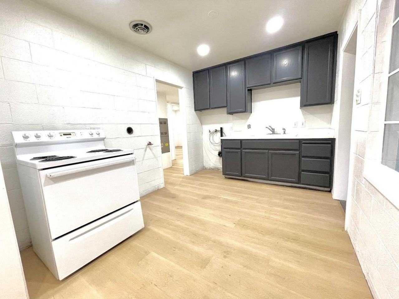 5119 58th St - Photo 7 of 14