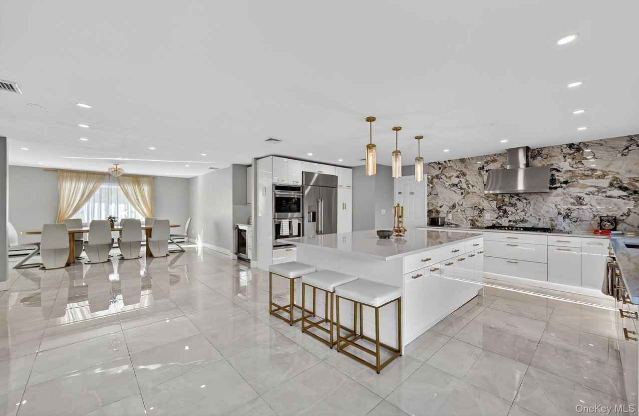 66 Murray Dr - Photo 4 of 37