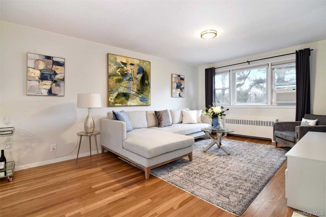 140 N Broadway #C4 - Photo 5 of 21