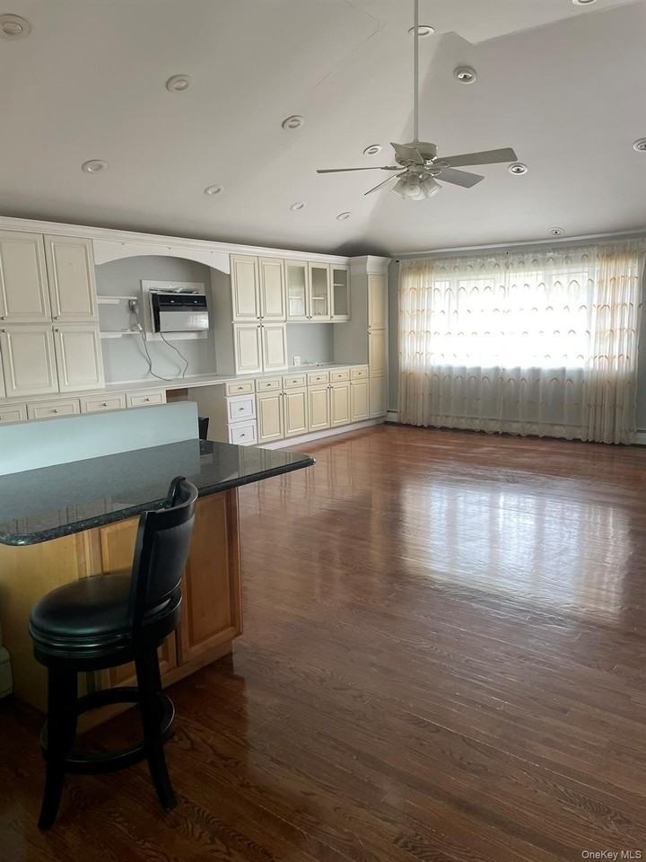 7 Motor Ln - Photo 3 of 15