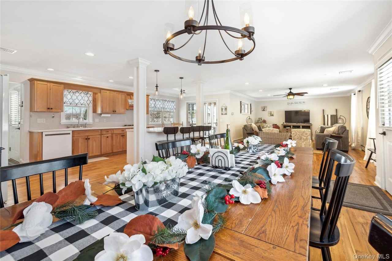 144 Manor Ln - Photo 3 of 25