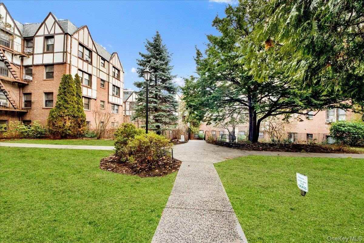 7 Greenridge Ave Apt 8b - Photo 4 of 20