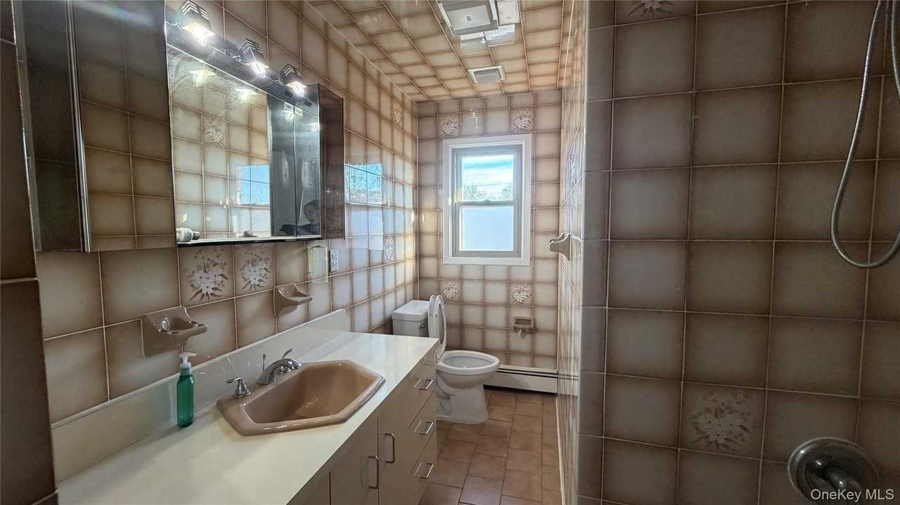 141- 33 255th Street unit: Second Floor - Photo 6 of 14