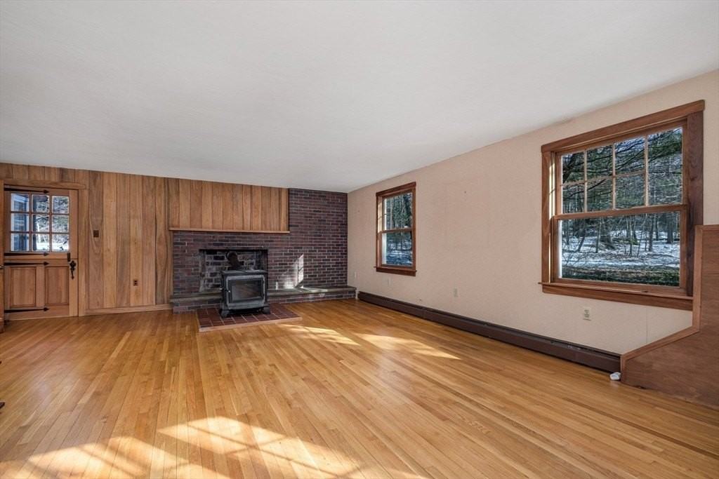 445 Glen Rd - Photo 5 of 21