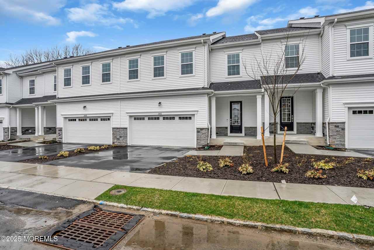 173 Woolley Ct - Photo 2 of 20