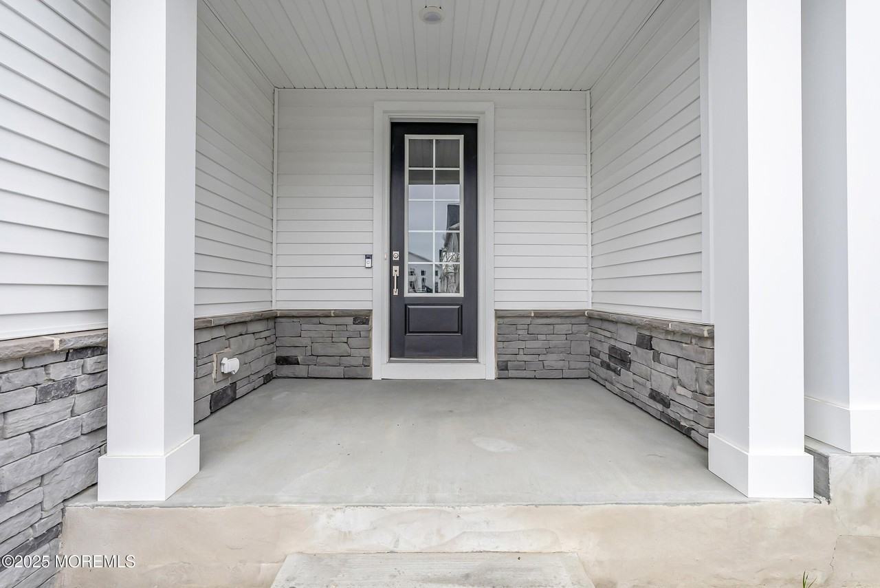 173 Woolley Ct - Photo 3 of 20