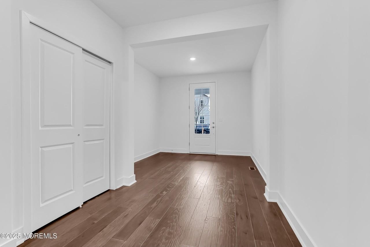 173 Woolley Ct - Photo 4 of 20