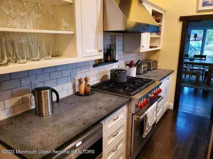 218 Bridge Ave - Photo 5 of 19