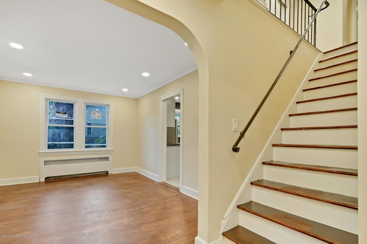 407 Redmond Ave - Photo 4 of 19