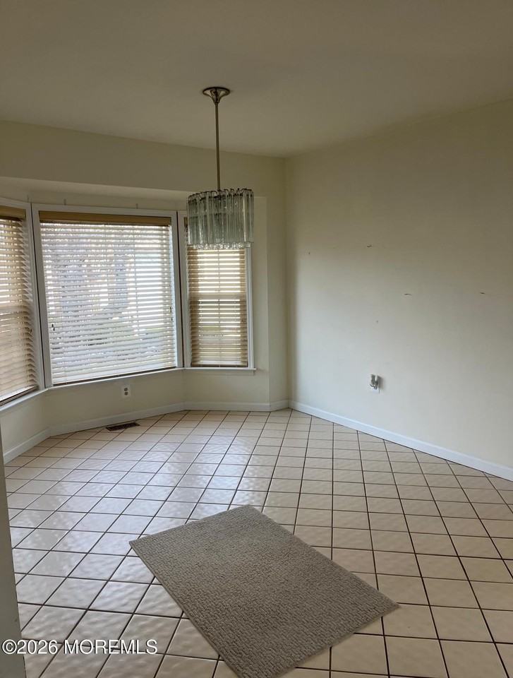 27C Benjamin Franklin Dr - Photo 3 of 18