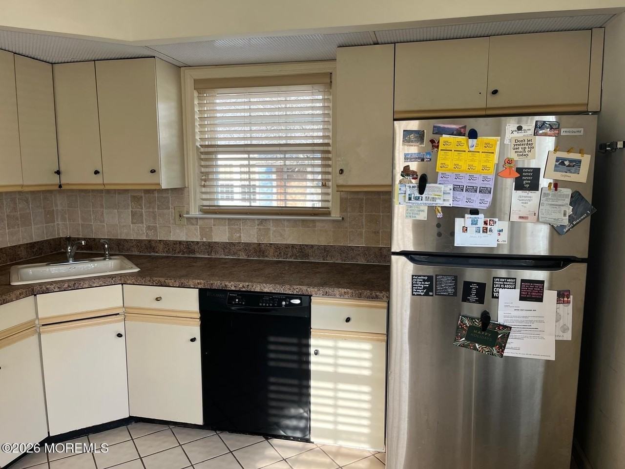 27C Benjamin Franklin Dr - Photo 4 of 18