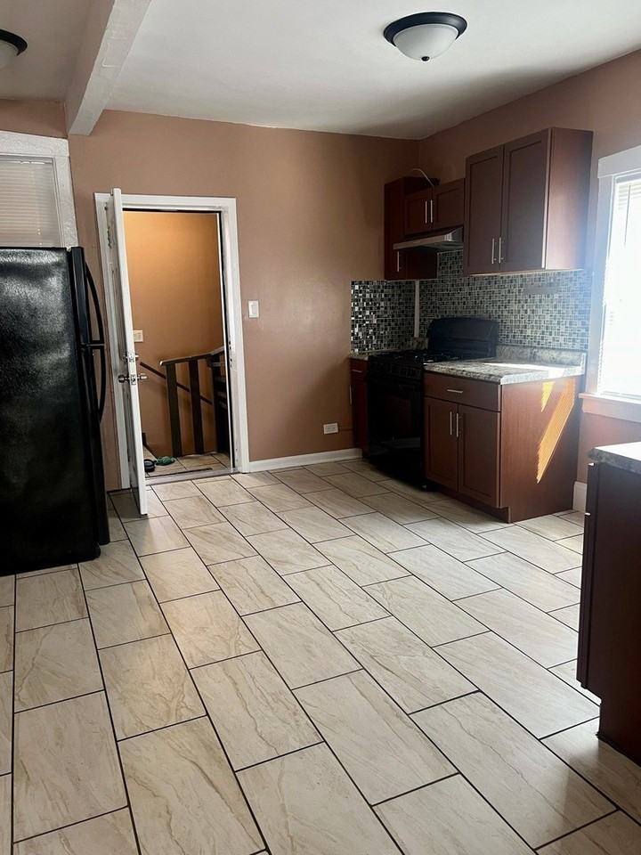 47 S 20th Ave - Photo 4 of 7