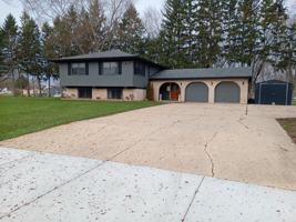 featured image of 4N580 Chatham Ct