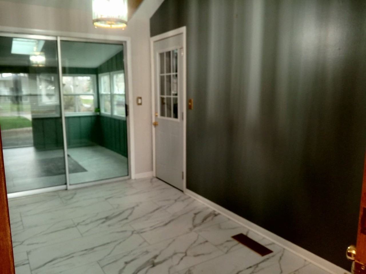 4N580 Chatham Ct - Photo 3 of 24