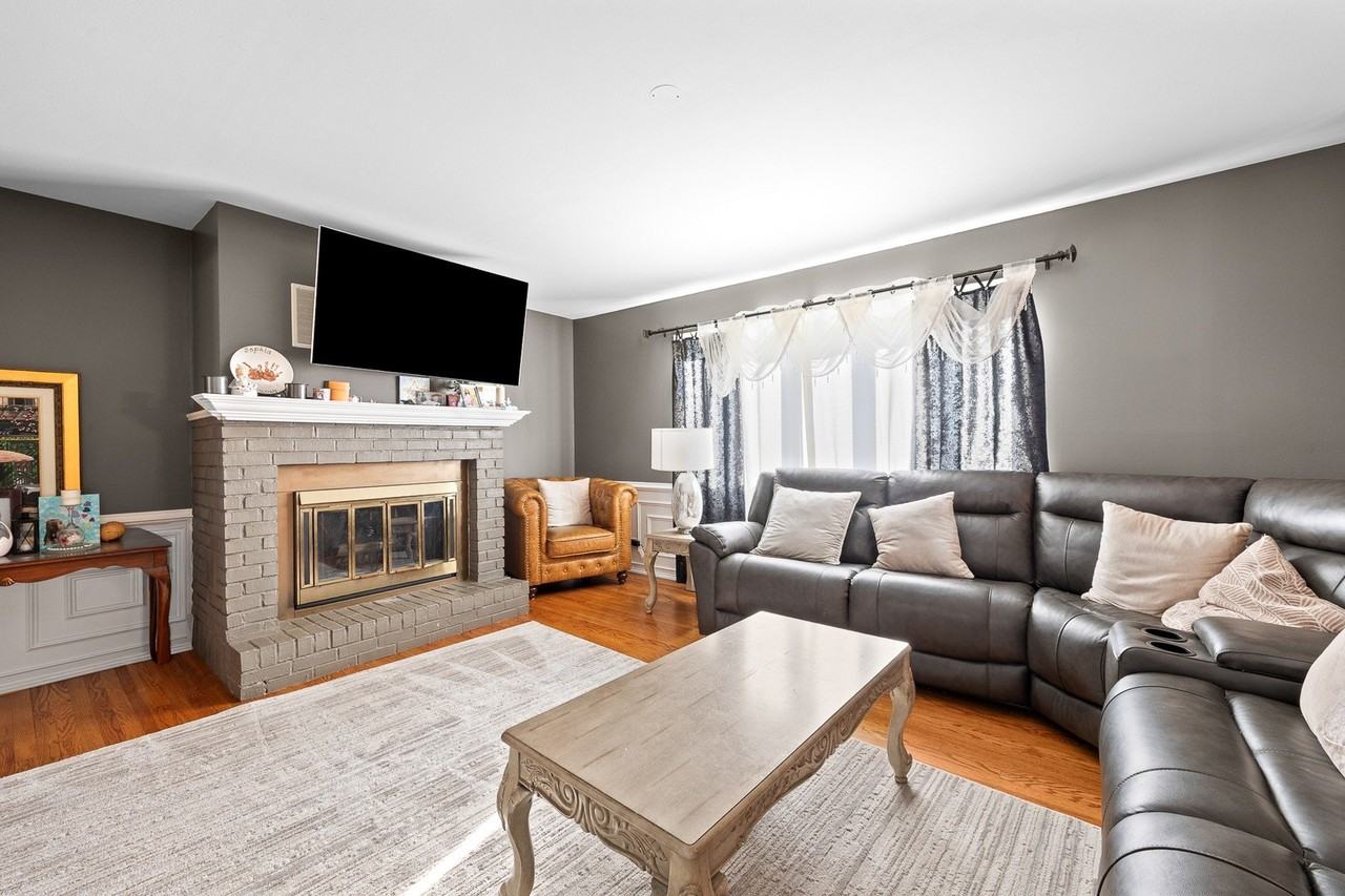 12755 S Elizabeth Dr - Photo 3 of 37