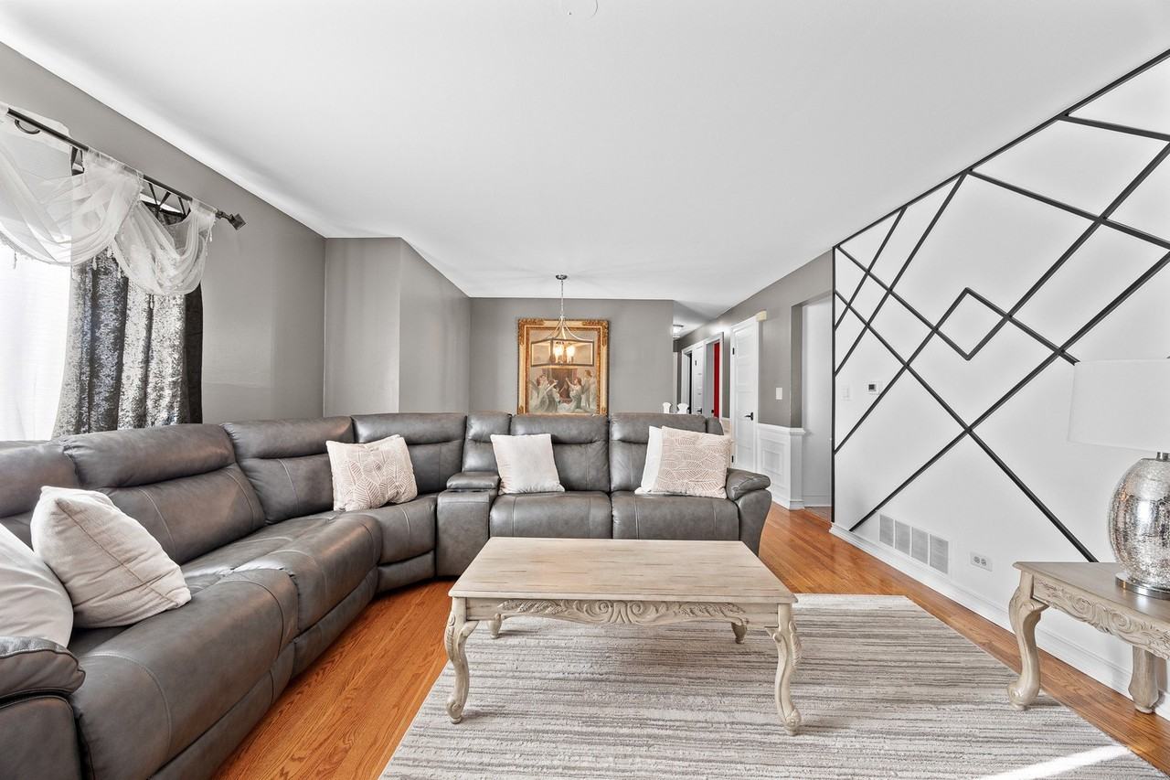 12755 S Elizabeth Dr - Photo 5 of 37