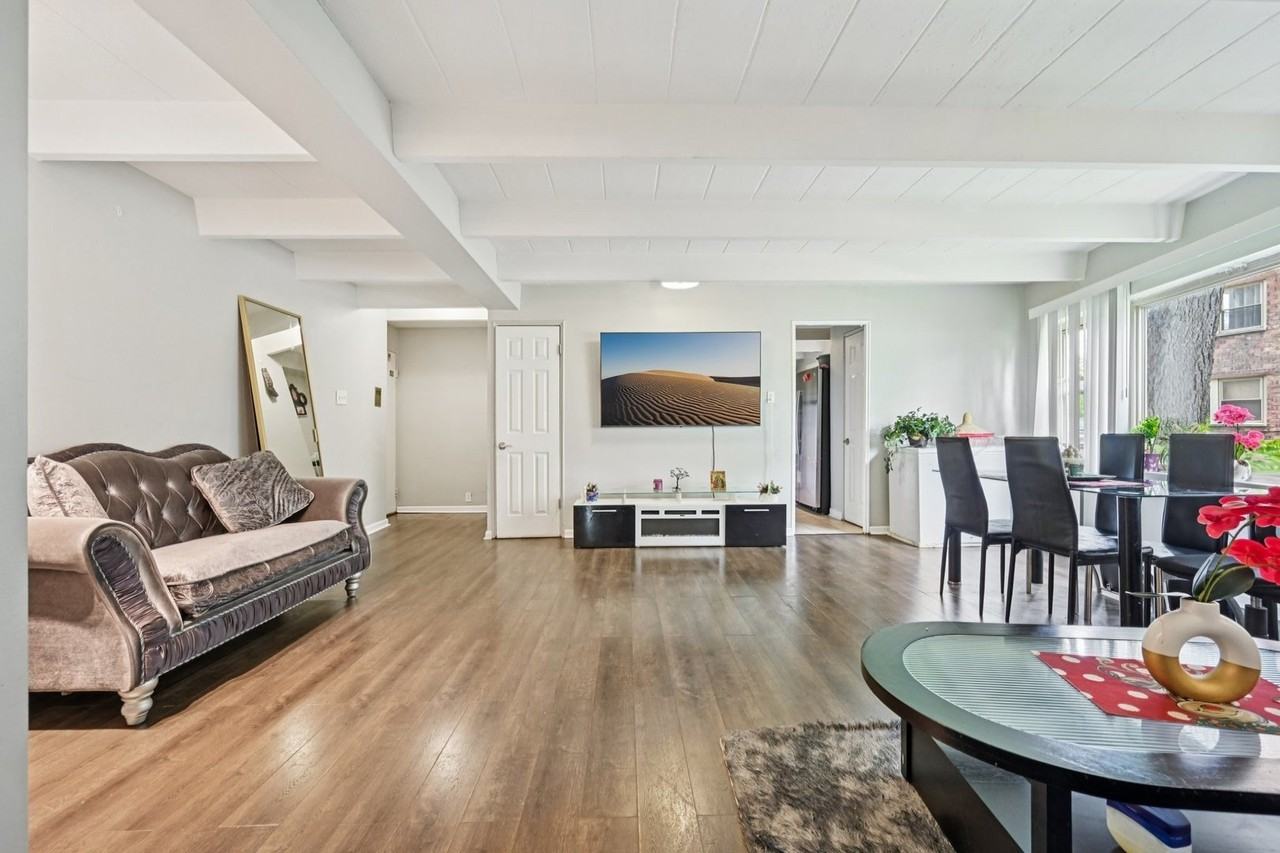 2142 W Rosemont Ave Apt 1a - Photo 3 of 15