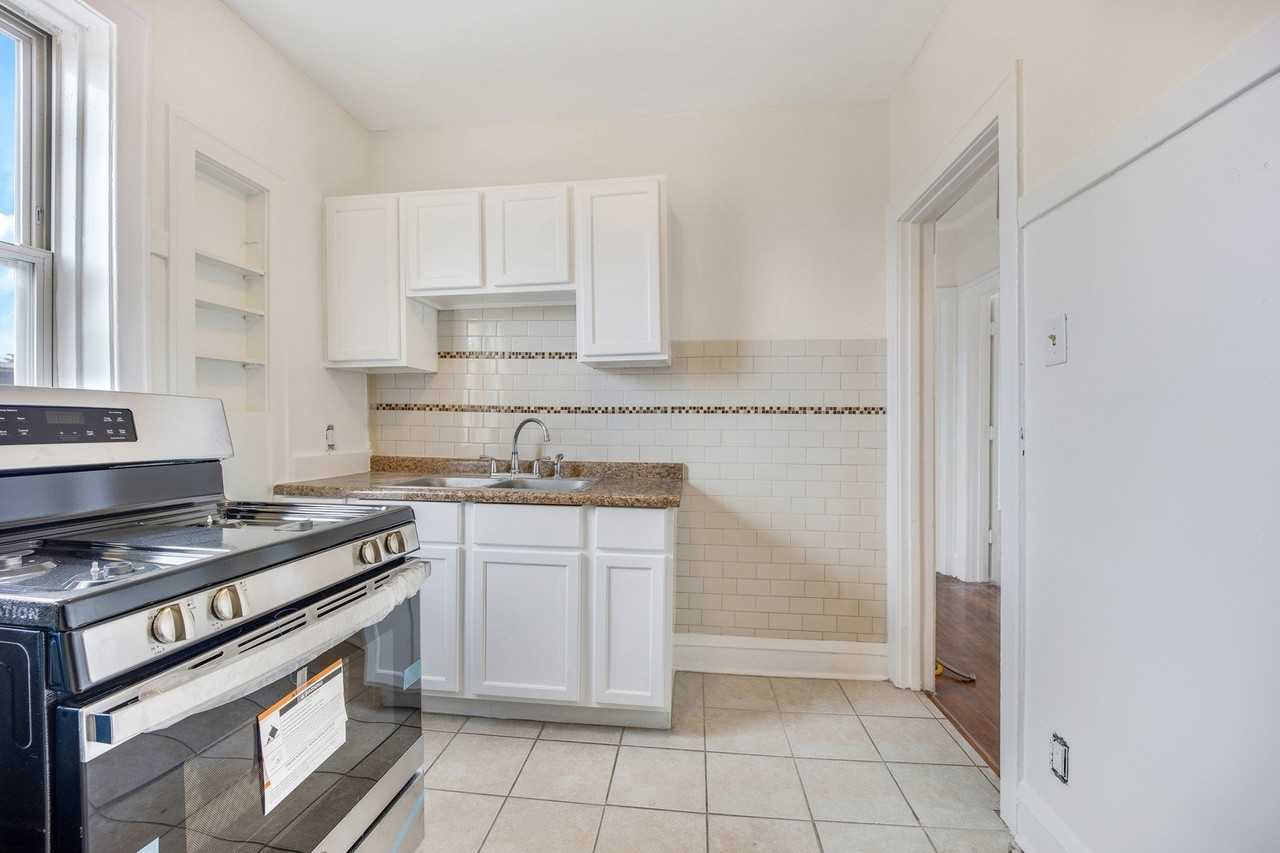 2749 N Kilbourn Ave #2 - Photo 3 of 13