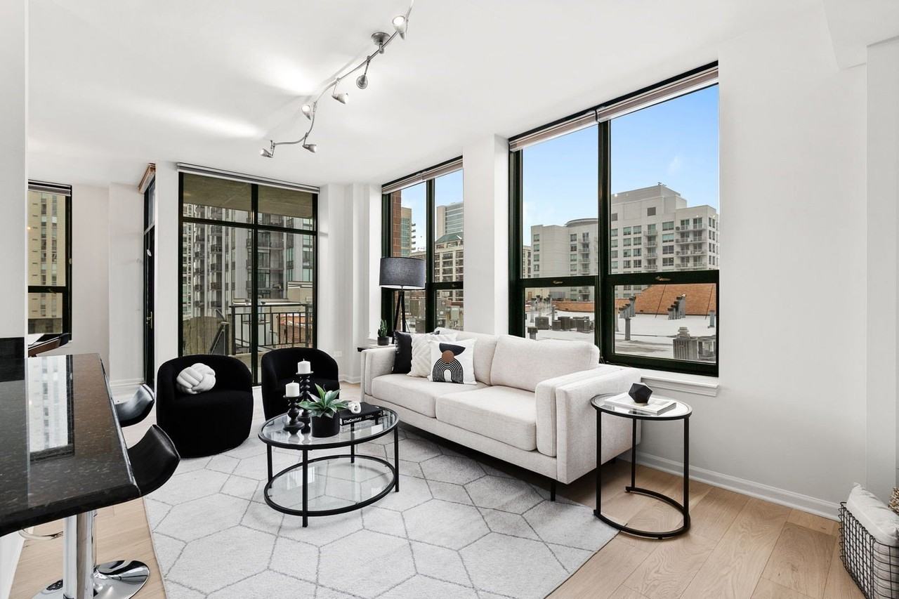 400 W Ontario St Apt 801 - Photo 4 of 26