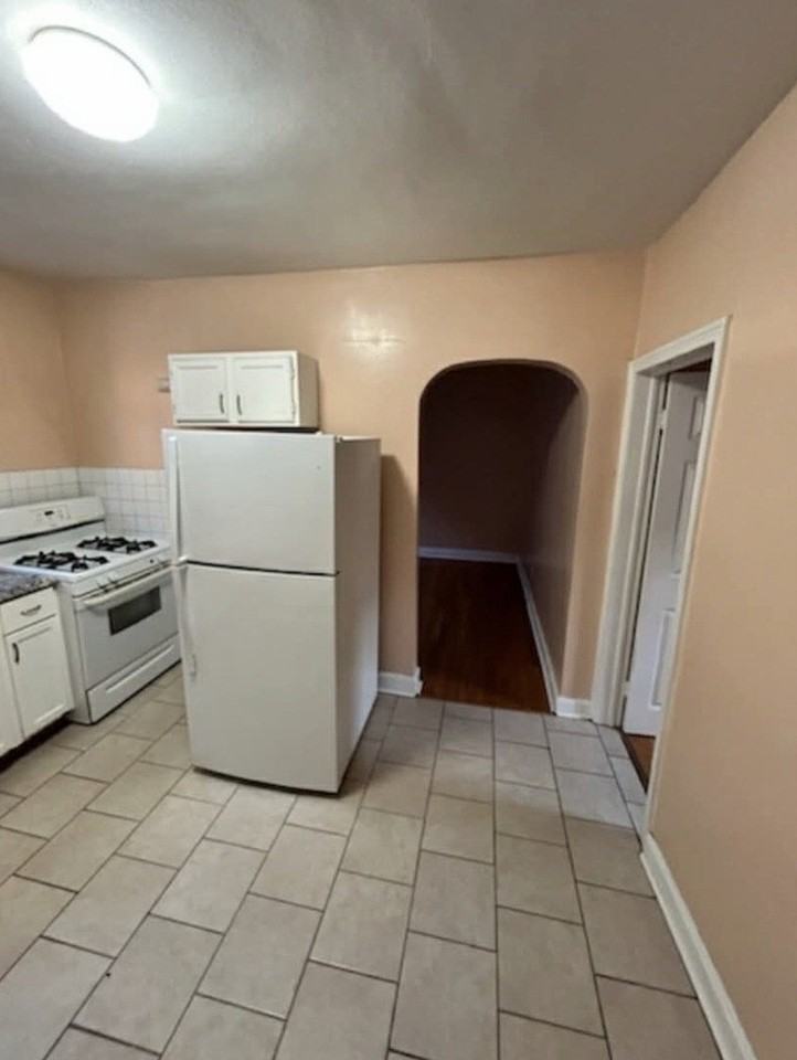 5048 W Henderson St Unit 2r - Photo 2 of 5