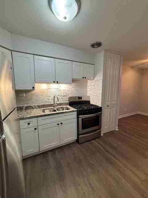 5348 N Cumberland Ave Apt 214 - Photo 3 of 12