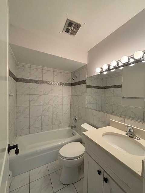 5348 N Cumberland Ave Apt 214 - Photo 7 of 12