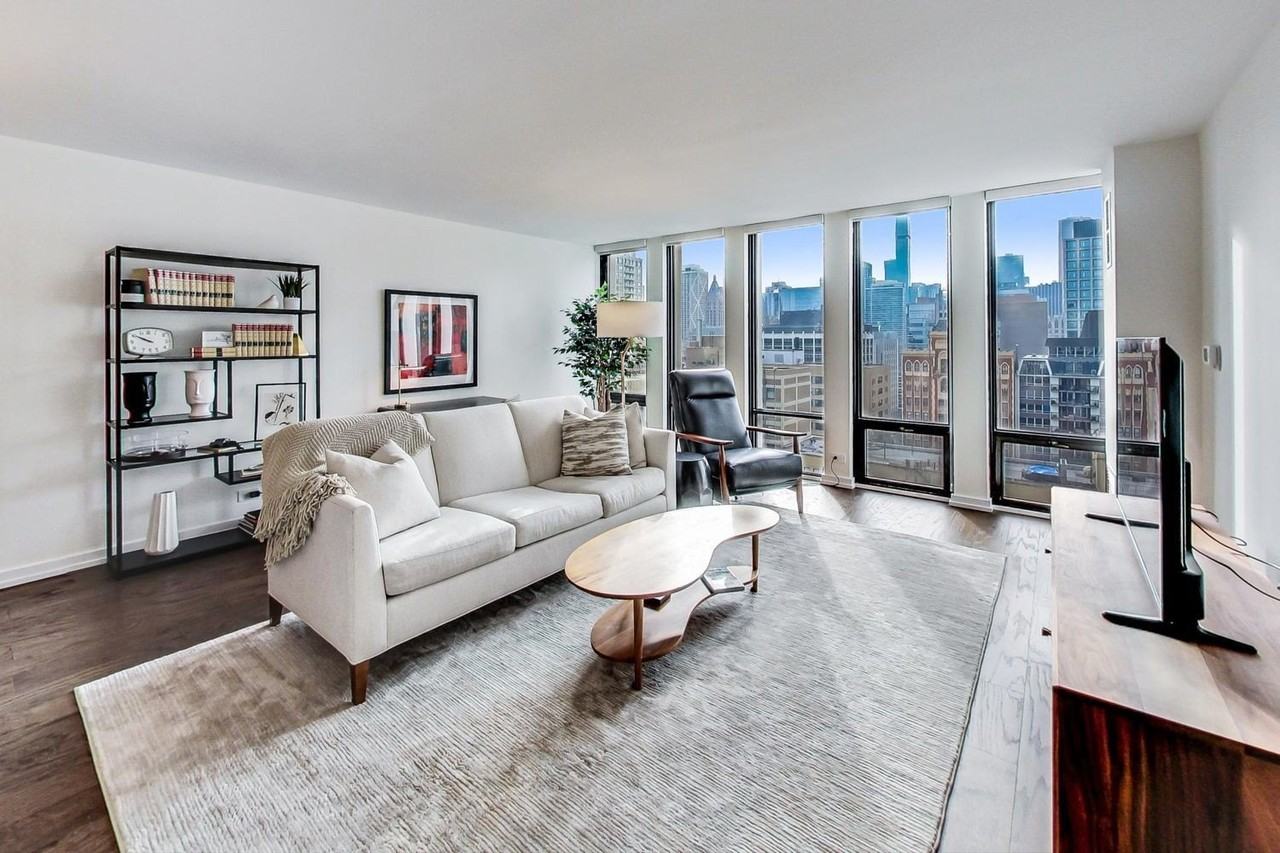 200 E Delaware Pl Apt 26e - Photo 4 of 28