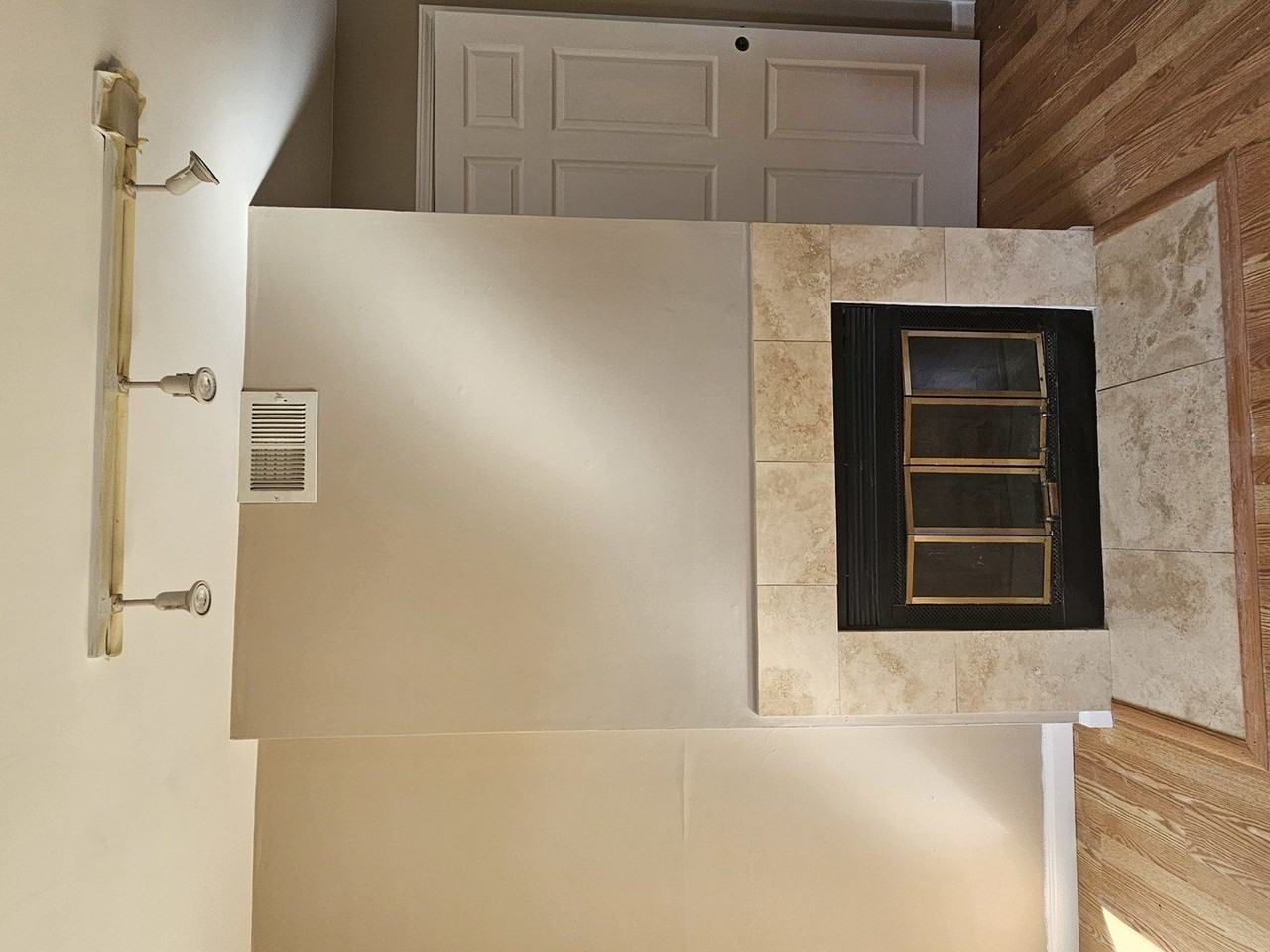 687 Rosner Dr Unit 687 - Photo 5 of 19