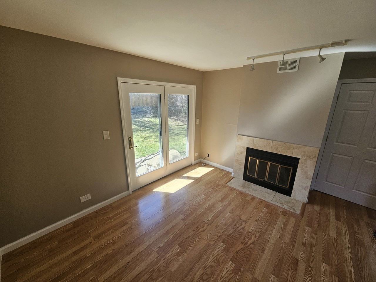 687 Rosner Dr Unit 687 - Photo 6 of 19