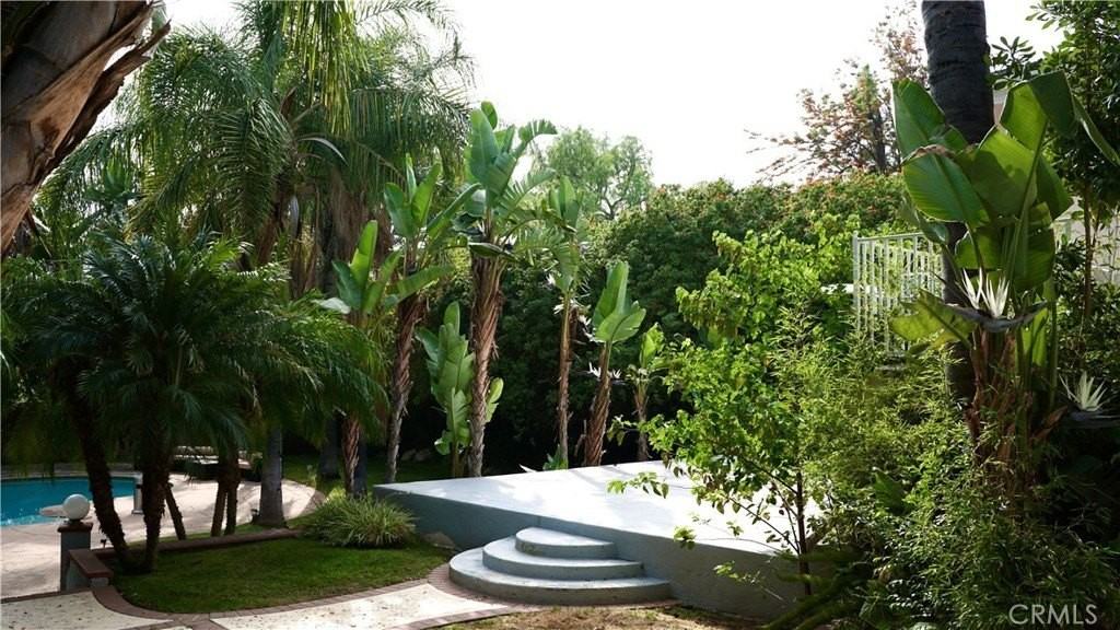 925 Sherlock Dr - Photo 7 of 32