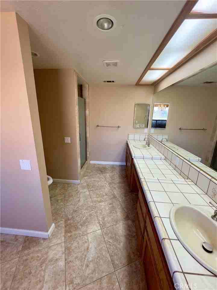 12930 Golf Course Dr - Photo 4 of 39