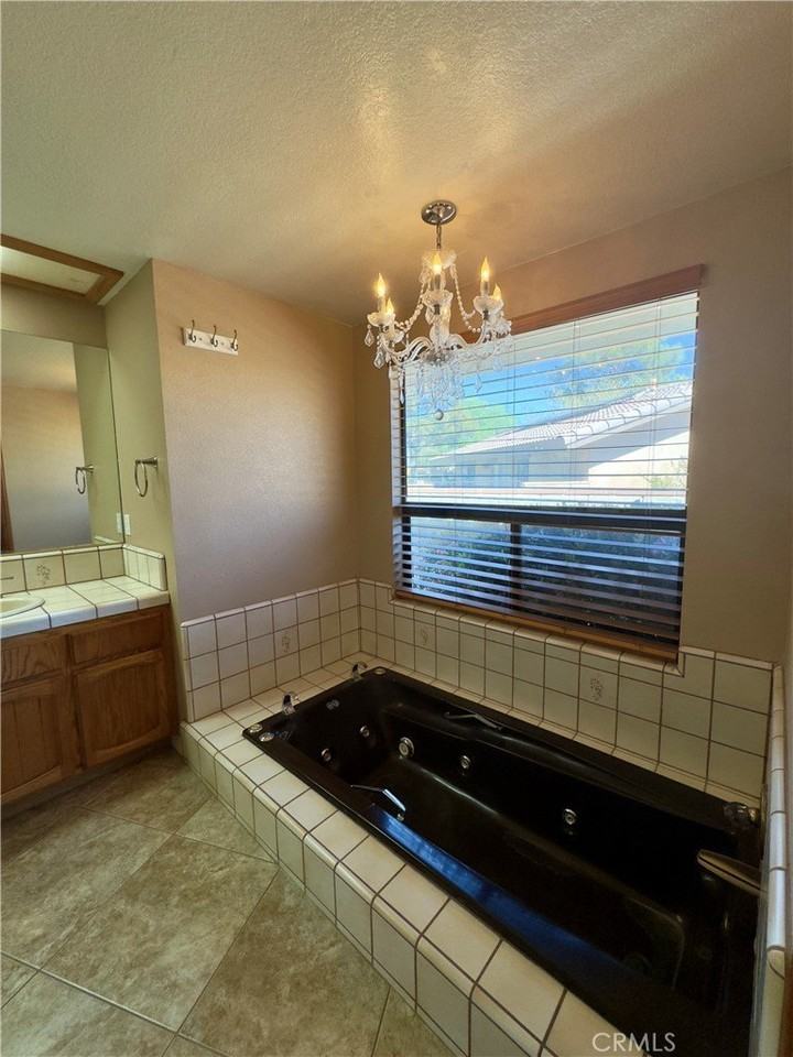 12930 Golf Course Dr - Photo 5 of 39